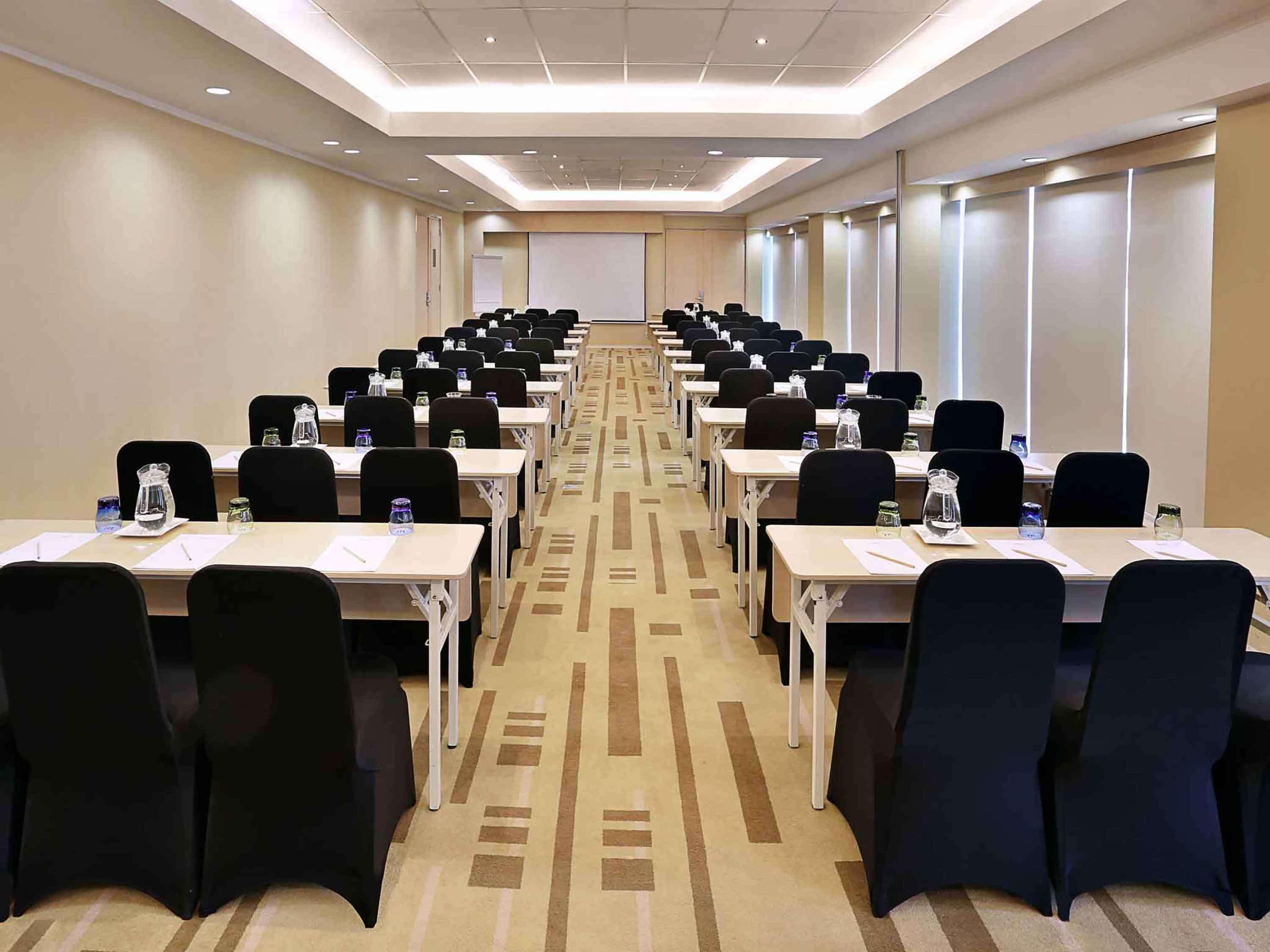 Mercure Jakarta Simatupang Екстер'єр фото